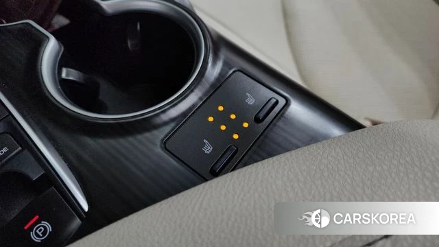 Toyota Camry (XV70) 2022 Коричневый из Кореи, фото 6