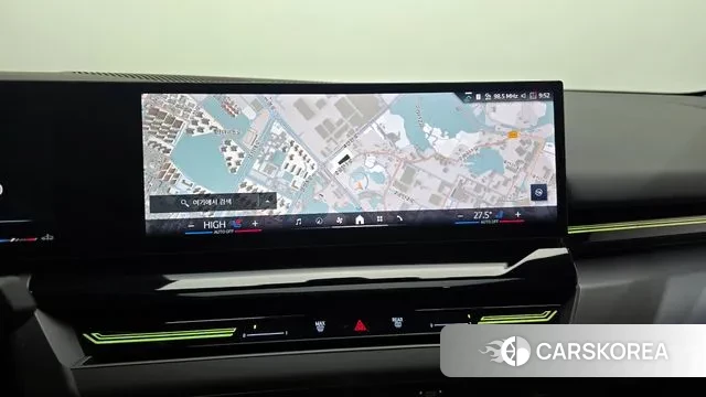 BMW 5 Series (G60) 2023 Белый из Кореи, фото 6