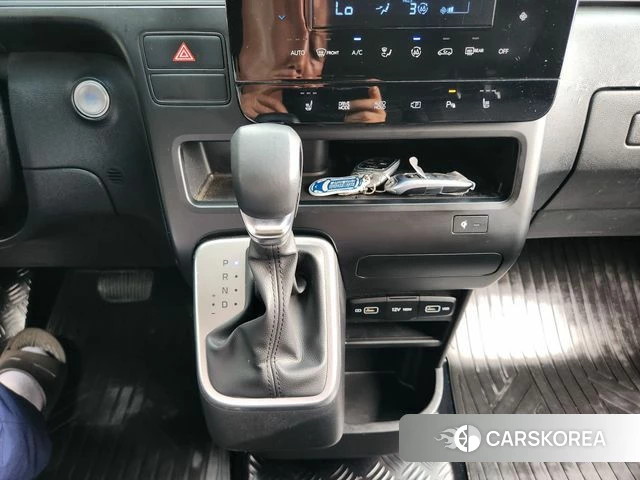 Hyundai Staria 2023 Черный из Кореи, фото 6