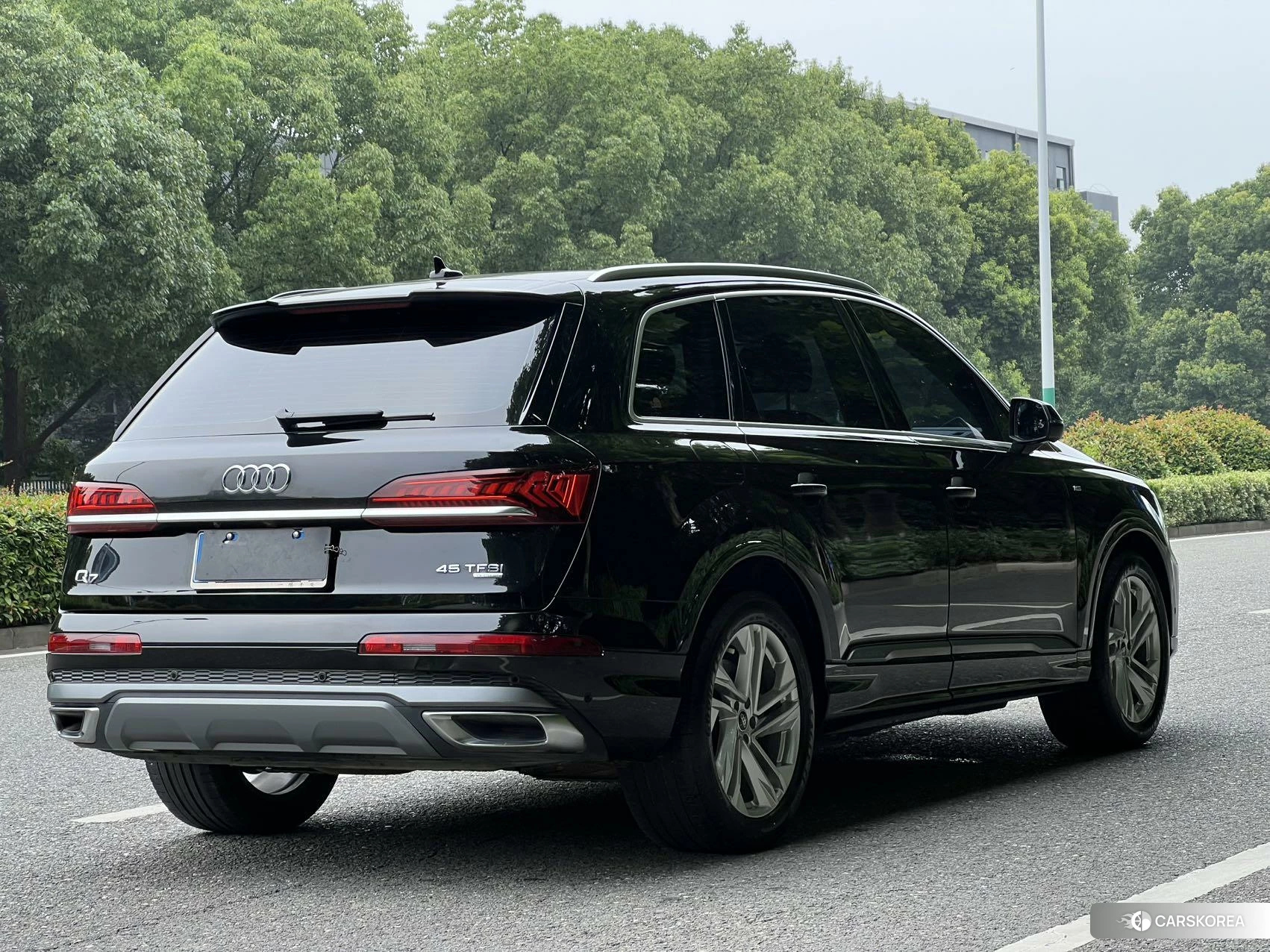 Audi Q7 2022 Черный из Китая, фото 6