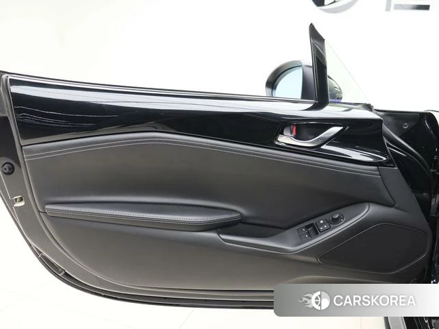 Mazda MX-5 2023 Черный из Китая, фото 6