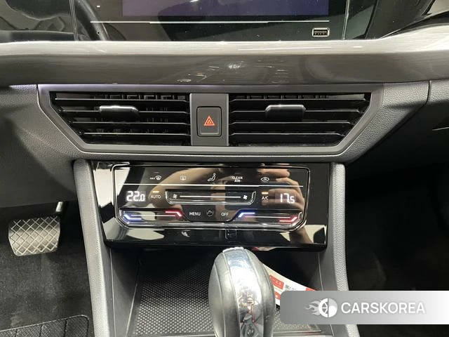 Volkswagen Bora 2022 Белый из Китая, фото 6