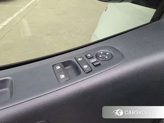 Hyundai Staria 2023 Белый из Кореи, фото 6