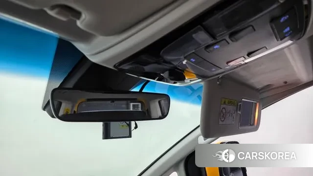 Hyundai Staria 2023 Желтый из Кореи, фото 6