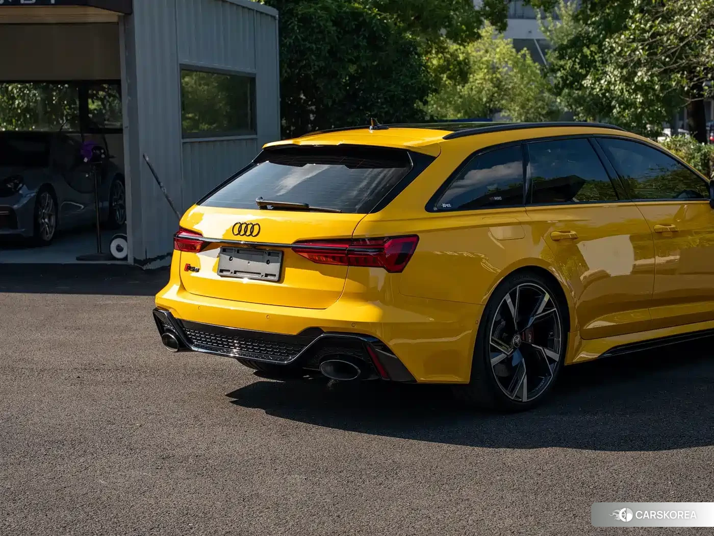 Audi RS 6 2023 Yellow/orange из Китая, фото 6