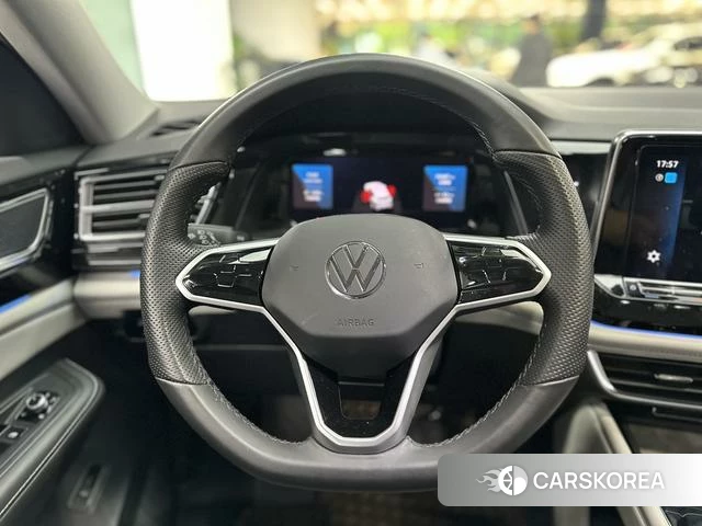Volkswagen Tourang 2024 Черный из Китая, фото 6