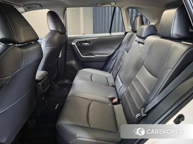 Toyota RAV4 5th Generation 2024 Белый из Кореи, фото 6