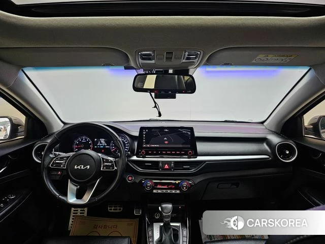 Kia The New K3 2nd generation 2024 Песочный из Кореи, фото 6