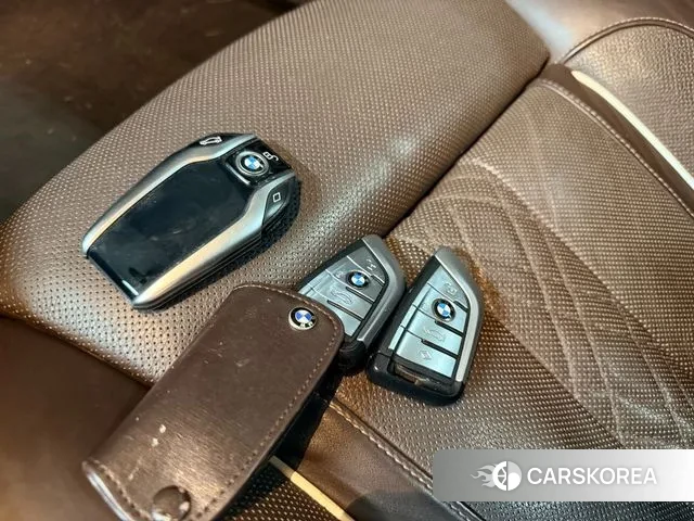 BMW 5 Series (G30) 2018 Серебристо-серый из Кореи, фото 6