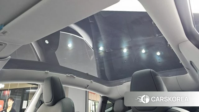 Tesla Model Y 2025 Серый из Кореи, фото 6