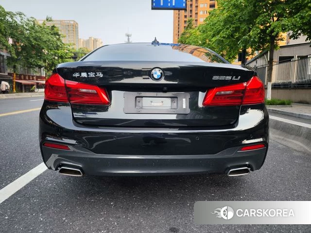 BMW 5 series 2020 Черный из Китая, фото 6