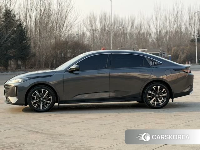 Chang'an Yidong 2024 Темно-серый из Китая, фото 6
