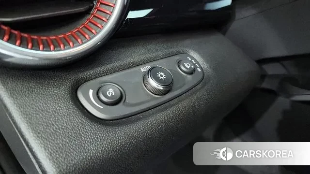 Chevrolet (GM Daewoo) Trax Crossover 2023 Белый из Кореи, фото 6