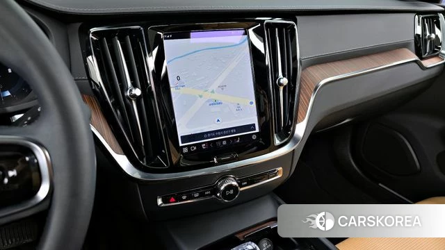 Volvo S60 3rd generation 2024 Белый из Кореи, фото 6