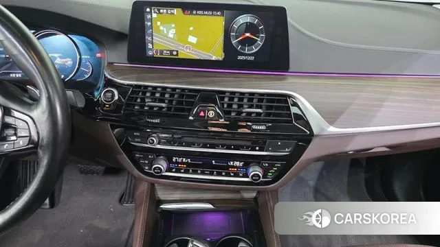 BMW 5 Series (G30) 2018 Светло-серебряный цвет из Кореи, фото 6