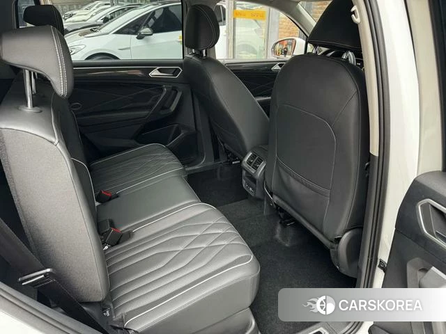 Volkswagen Tiguan L 2024 Белый из Китая, фото 6