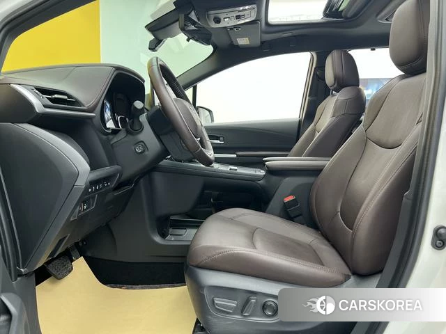 Toyota Saina 2024 Белый из Китая, фото 6