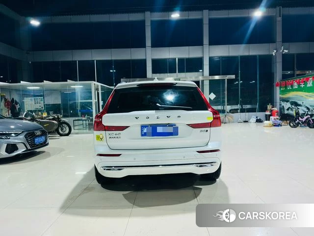 Volvo XC60 2022 Белый из Китая, фото 6