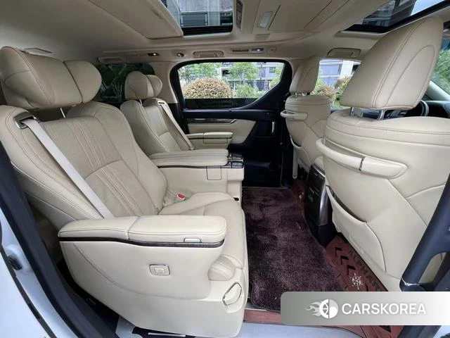 Toyota Elfa 2023 Белый из Китая, фото 6