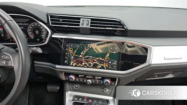 Audi Q3 (F3) 2023 Черный из Кореи, фото 6