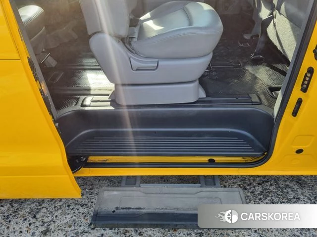 Hyundai The New Grand Starex 2018 Желтый из Кореи, фото 6