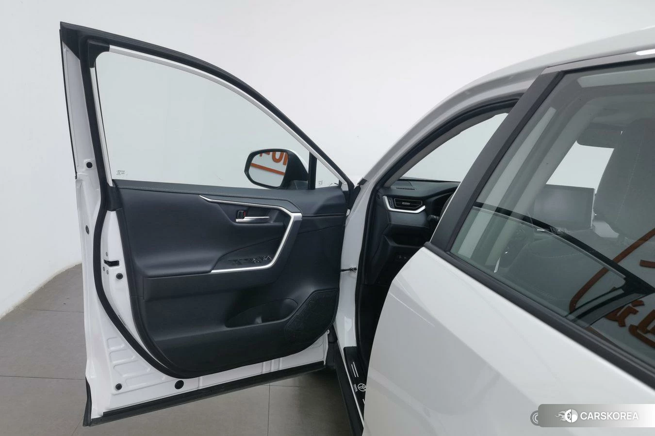 Toyota RAV4 2022 Белый из Китая, фото 6