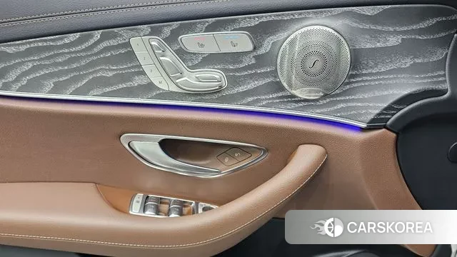 Mercedes-Benz E-Class W213 2022 Белый из Кореи, фото 6