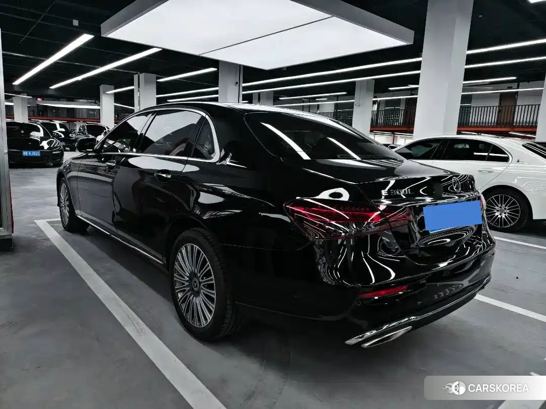 Mercedes-Benz E-Class 2023 Черный из Китая, фото 6