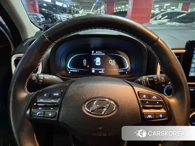 Hyundai Venue 2023 Белый из Кореи, фото 6