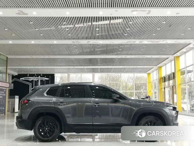 Mazda CX-50 line also 2023 Темно-серый из Китая, фото 6