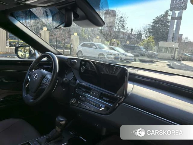 Lexus ES 2024 Серебристо-серый из Китая, фото 6