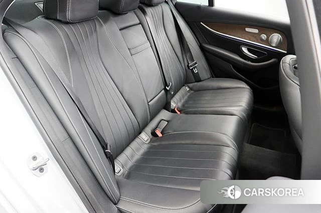 Mercedes-Benz E-Class W213 2019 Серебряный из Кореи, фото 6