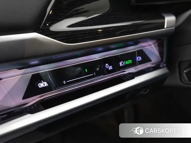 BMW 7 Series (G70) 2025 Черный из Кореи, фото 6