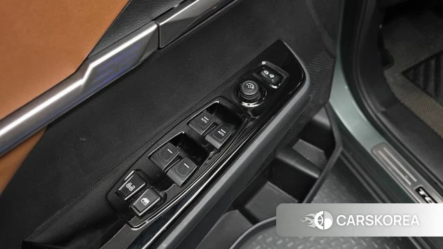 Ssangyong Torres 2022 Темно-зеленый из Кореи, фото 6