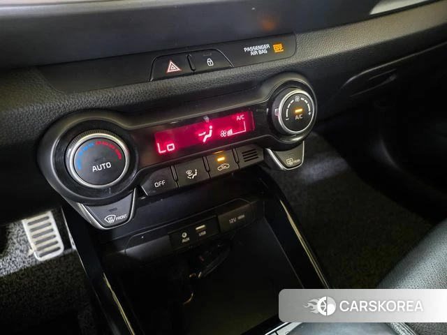 Kia Stonic 2018 Синий из Кореи, фото 6