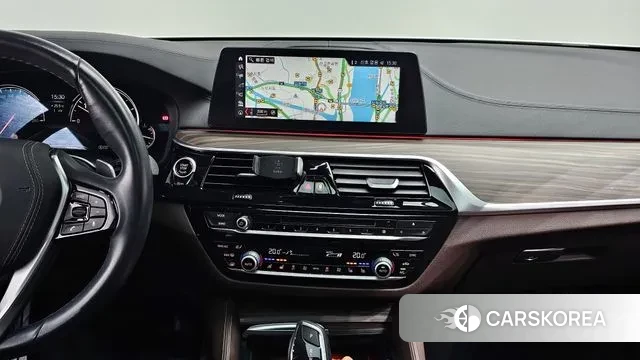 BMW 5 Series (G30) 2018 Белый из Кореи, фото 6