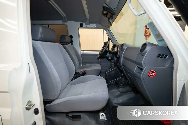 Toyota Land Cruiser 70 Series 2025 Белый из Китая, фото 6