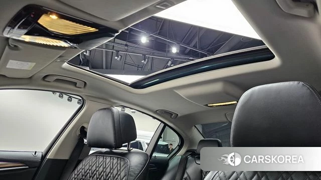 BMW 5 Series (G30) 2022 Белый из Кореи, фото 6