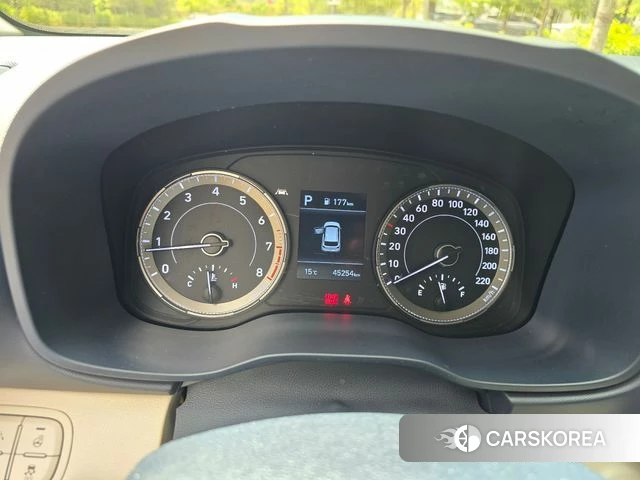 Hyundai Venue 2021 Белый из Кореи, фото 6