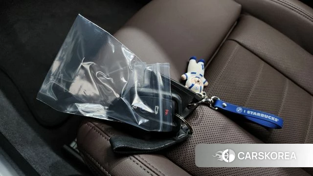 BMW i4 2023 Светло-серебряный цвет из Кореи, фото 6