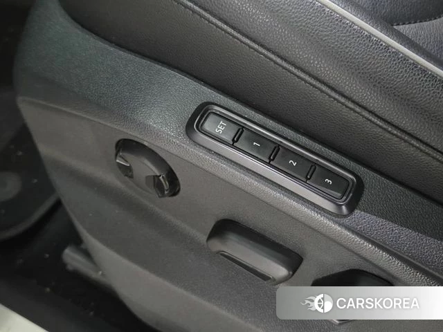 Volkswagen Tiguan second Generation 2018 Белый из Кореи, фото 6
