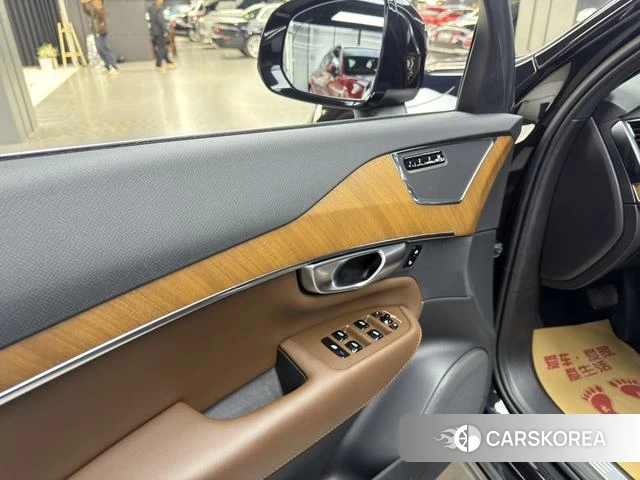 Volvo XC90 2024 Черный из Китая, фото 6