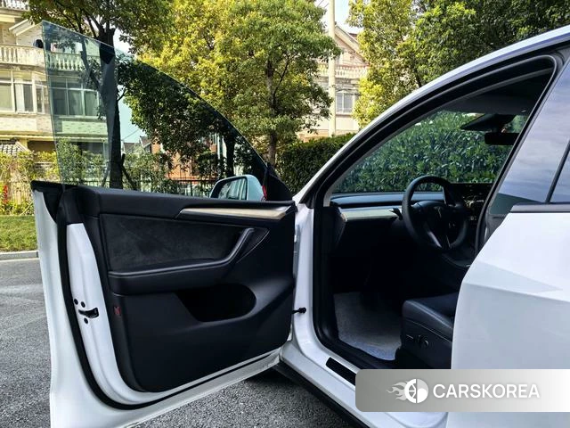 Tesla Model Y 2023 Белый из Китая, фото 6