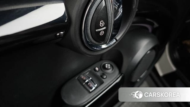 Mini Cooper 2023 Белый из Кореи, фото 6