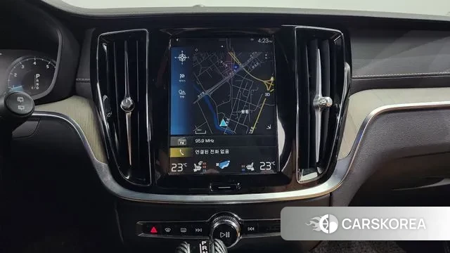 Volvo V60 Cross-Country 2nd Generation 2020 Белый из Кореи, фото 6