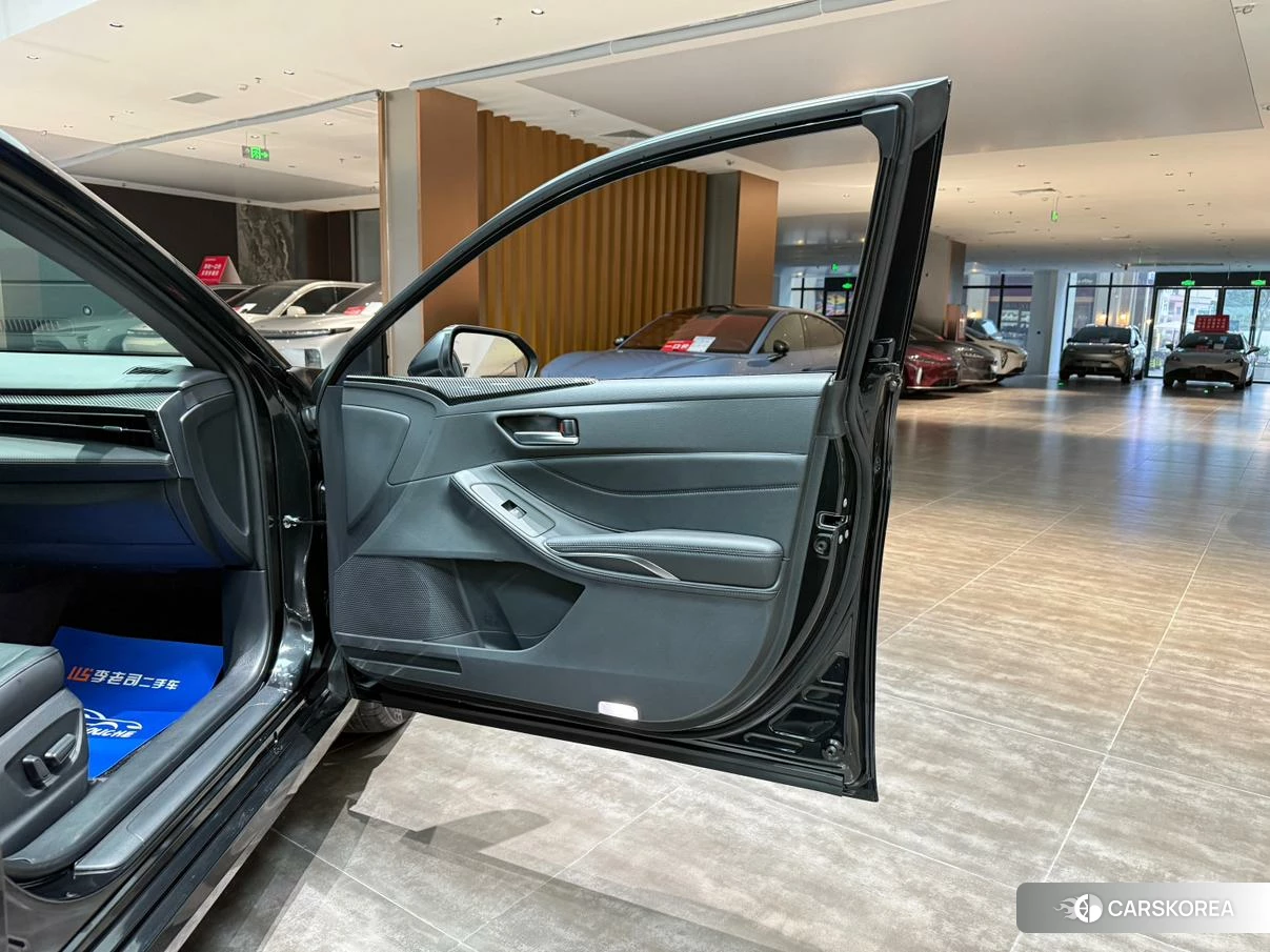 Toyota Asian dragon 2023 Черный из Китая, фото 6