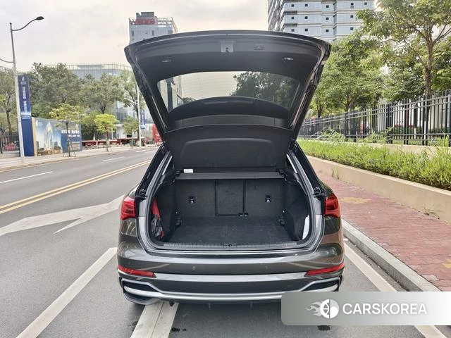 Audi Q3 2021 Черный из Китая, фото 6