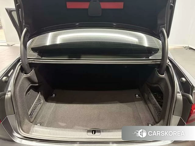 Audi A4L 2022 Темно-серый из Китая, фото 6