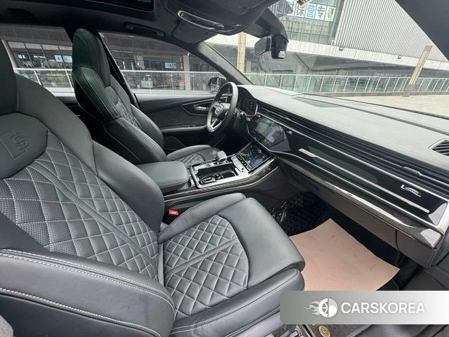 Audi Q8 2023 Черный из Китая, фото 6