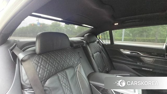 BMW 7 Series (G11) 2018 Черный из Кореи, фото 6